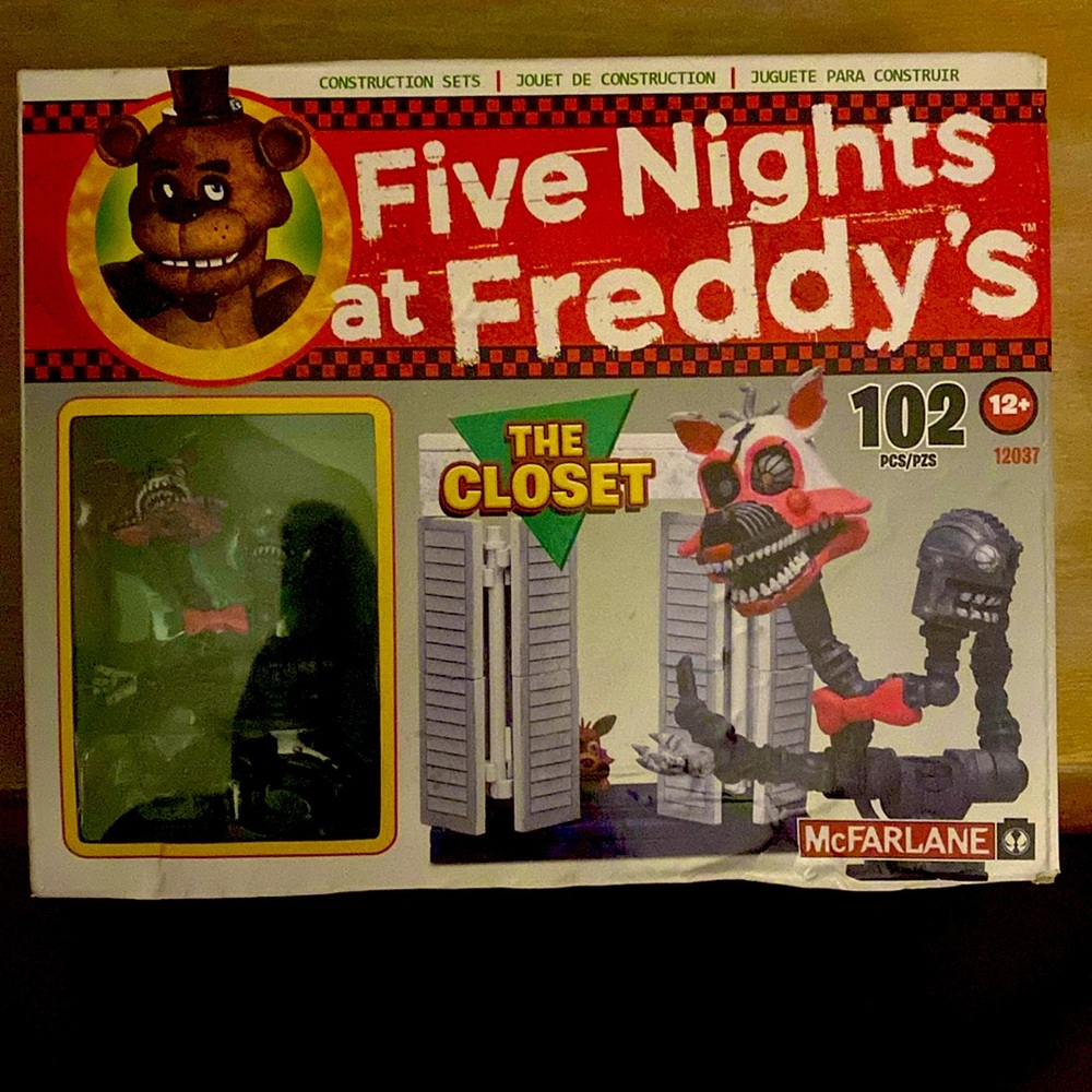 “The Closet” #12037 | McFARLANE Five Nights at Freddy’s Construction Set